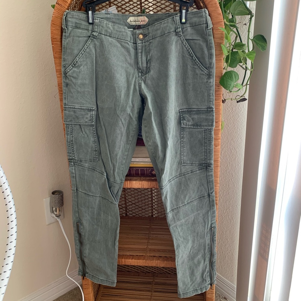 Green cargo pants